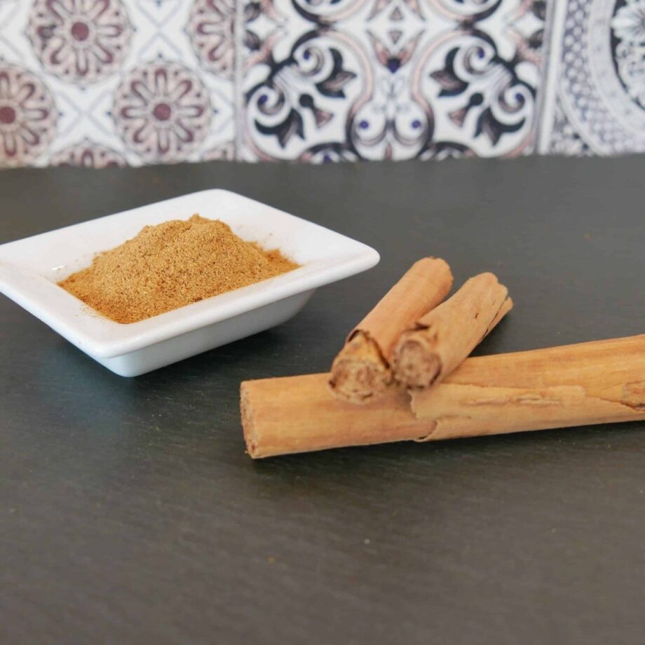 Cannelle en poudre et bâtons bio  Les épices curieuses