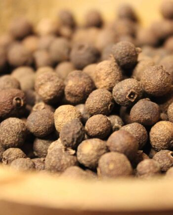 Piment de la Jamaïque ou Poivre de la Jamaïque - Les épices curieuses