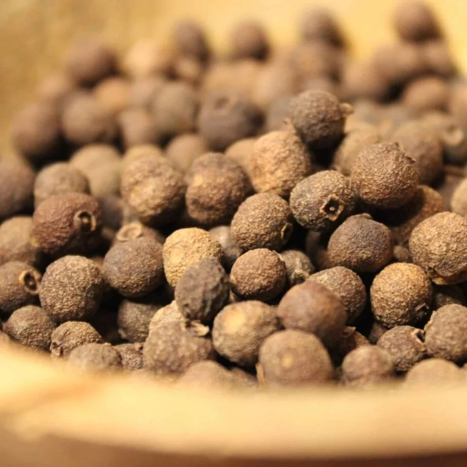 Piment de la Jamaïque ou Poivre de la Jamaïque   Les épices curieuses