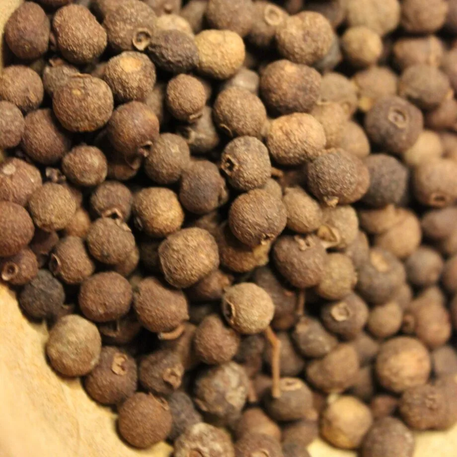 Piment de la Jamaïque ou Poivre de la Jamaïque   Les épices curieuses